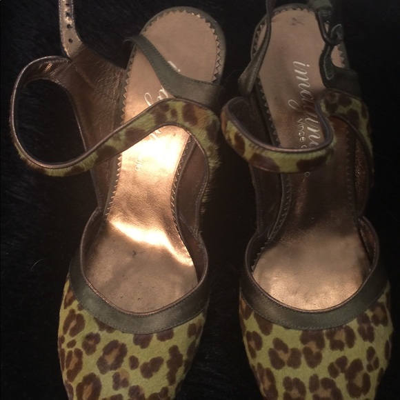 Shoe - Picture 2 of 4